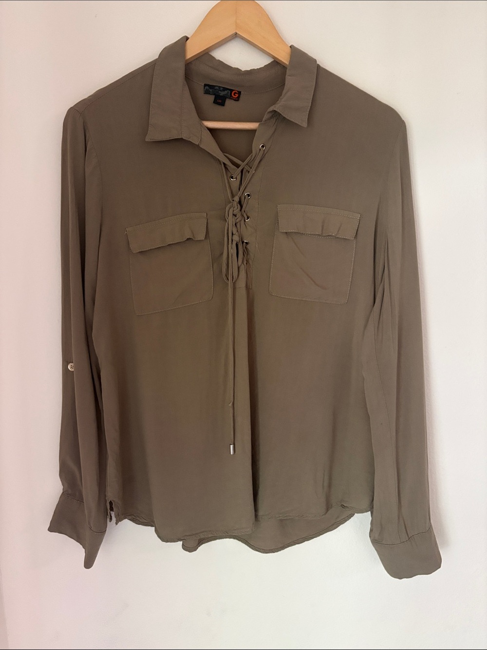 GUESS:Olive String-tieButton Front Blouse Size L